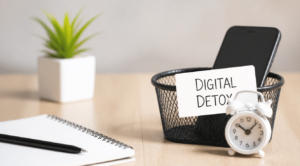 Digital detox: cum reduci timpul pe telefon fără să renunți complet